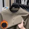 Moletom masculino de inverno com gola redonda e forro de fleece, vestuário casual masculino, camiseta de manga comprida quente com três botões, disponível para atacado