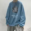 Camiseta de Manga Longa de Outono para Homens, Estilo Hong Kong, Gola Redonda Solta, Camiseta Básica para Casais, Top Tendência para Usar por Baixo com Estampa de Letras