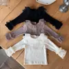 Camiseta Básica de Malla Dulce con Cuello de Volantes Estilo Coreano para Niñas 2026 Nuevo Top Casual Versátil para Otoño e Invierno