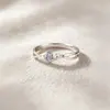 Anel de Prata Esterlina S925 Yinyiyuan, Venda Quente Transfronteiriça, Diamante Azul, Design Simples e Luxuoso para Mulheres, Elegante Anel de Noivado da Moda Europeia e Americana