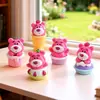 Ornamento de Mesa de Urso Morango de Resina em Estoque na Fábrica para Escritório e Casa, Miniaturas Fofas, Presentes Culturais e Criativos da Moda Atacado
