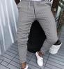 Calça lápis masculina casual de cintura média com estampa digital, modelo slim, lançamento primavera/outono 2025, estilo europeu e americano.