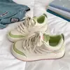 Zapatillas Populares para Mujer Primavera 2026 Nuevos Versátiles Retro Deportivas Casuales Suela Gruesa Zapatos Blancos