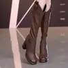 Botas Femininas Elegantes Estilo Coreano Temperamento 2026 Outono/Inverno Novas Salto Alto Versátil Emagrecedoras Bico Quadrado Salto Grosso Botas de Equitação
