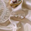Nuevos pendientes de corazón de melocotón pequeños con borde dorado de arena movediza S925, pendientes de temperamento simple y fresco para chicas japonesas y coreanas, venta al por mayor