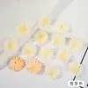 Acessórios de peças de flor de crisântemo pequeno de simulação de fábrica pétalas de margarida diy flores de seda semi-acabadas adereços de flor de adorno de cabeça decorativo