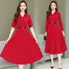 Vestido de Manga Larga de Color Sólido con Cuello Polo y Botones, Estilo Elegante y de Temperamento a la Moda para Mujer, Primavera Otoño, Cintura Ceñida, Falda Midi de Corte A