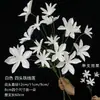 Materiais florais em tons de branco para salões de casamento, móveis para vitrines, adereços de flores de seda para decoração suave, arranjos de flores, marcadores de corredor, buquês artificiais atacado
