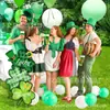 Calle Transfronteriza. Decoraciones para Fiesta al Aire Libre del Día de San Patricio Colgantes Arreglo para Festival Irlandés Adornos Colgantes de Trébol Accesorios