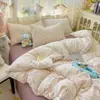 Nuevo Set Fresco Pequeño de Algodón 100% de Cuatro Piezas para Dormitorio de Estudiante Set de Tres Piezas 100% Algodón Estilo Sábana Funda de Edredón Venta al por Mayor