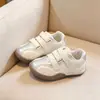 Zapatos infantiles de estilo coreano, zapatos de lunares para niñas, zapatillas de correr para niños de primavera y otoño, zapatos infantiles de moda con suela blanda, zapatillas de moda 2026