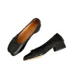 Versão em couro~Sapatilhas retrô femininas de bico dividido plissado estilo casco de porco, slip-on de corte baixo, sapatos de salto médio versáteis