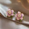 Brincos de Flor Roxa Micro-cravejados para Mulheres Super Bonitos Únicos Charmosos Brincos de Tarraxa Novo Estilo 2026 Este Ano Popular Venda Quente Acessórios de Brinco