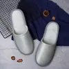 Zapatillas desechables para hotel, hospitalidad en casa, salón de belleza, terciopelo dorado grueso, zapatillas no desechables, venta al por mayor
