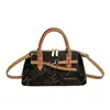 Bolsa casual com estampa vintage, bolsa de mão versátil de moda luxuosa leve, bolsa Kelly com letras, bolsa de ombro feminina, bolsa transversal texturizada de nicho