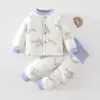 Conjunto de algodón de dos piezas para bebé para invierno, ropa de algodón acolchada de 40 g para niños pequeños, cálido y engrosado, pantalones de algodón para bebé de cintura alta