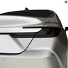 Amazon ofrece cubiertas de película ahumada precortadas para las luces traseras del Toyota Camry 2025-2026