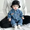 Ropa para Bebé 2026 Estilo Nuevo Mono de Mezclilla para Niños, Mameluco con Bolsillo Elegante, Ropa de Exterior para Primavera y Otoño