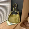 Bolso Pequeño Cuadrado Calado Estilo Retro Francés para Mujer I2026 Nuevo Bolso de Hombro Versátil para el Trabajo Bolso Cruzado Pequeño Simple Elegante