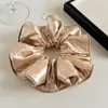 Scrunchie Brilhante Color-Blocking Doce-Cool de Alta Qualidade Estilo Coreano para Penteados de Coque Únicos, Elástico de Rabo de Cavalo, Acessório de Cabelo