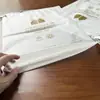 Bolsa de Plástico Especial Personalizada con Asa, Bolsa con Cierre de Cremallera para Etiqueta de Ropa, Bolsa Plegable de Fondo Plano con Cierre Ziplock de CPE, Bolsa de Empaque para Colgar en la Oreja