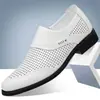 Novos Sapatos Masculinos de Couro Vazados de Verão, Para Traje Formal de Negócios, Sapatos Casuais Estilo Britânico, Mocassins Slip-On Respiráveis da Moda