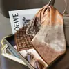 Pañuelo de seda pequeño con estampado de verano y otoño para mujer, pequeño, largo, de alta gama, estilo francés, cuadrado, para atar y atar.