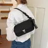 Bolso de hombro de lujo de alta gama, nuevo modelo 2026, bolso cruzado para mujer para el trabajo, bolso baguette vintage exquisito y súper popular