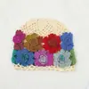 Nuevo Sombrero de Ganchillo Hecho a Mano con Flores de Colores para Primavera y Otoño para Mujer, Estilo Versátil para Exteriores, Gorro Cálido para la Cabeza al por Mayor