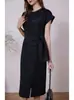 Vestido Gris Elegante Estilo Francés, Súper Trendy para el Verano, Vibras de Diosa, Gama Alta, Sofisticado, Único, No Masivo, Ceñido a la Cintura