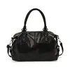 Bolso Retro para Mujer Versátil Bolso de Mano de Moda Remaches de Alta Gama Gran Capacidad Bolso de Hombro Único Bolso Cruzado de Axila Viaje