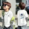 Camiseta de Manga Larga de Algodón 100% para Niños, Estilo Otoño Nuevo, para Niños Medianos y Grandes, Diseño Holgado, Rayada, con Parches, Camiseta Base