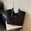 Bolsa Tote Grande de Gran Capacidad para Mujer 2025 Nueva Ropa Diaria de Trabajo Bolso de Hombro Versátil Bolso Grande Retro para Llevar en la Mano