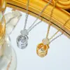 Collar con Colgante de Trébol de Cuatro Hojas de Nuevo Estilo Incrustado con Diamantes, Diseño de Nicho de Lujo Ligero, Sensación de Alta Gama, Versátil para el Trabajo, Joyería para la Clavícula