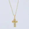 Accesorios de Collar con Colgante de Cruz de Acero de Titanio y Circonita Europeos y Americanos para Mujer, Lujo Ligero, Acero Inoxidable de Alta Gama, Cadena para Clavícula que No se Desvanece