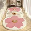 Envío directo de fábrica de alfombras de piso de cachemir sintético floral de forma única para uso doméstico, sala de estar, resistentes a las manchas, aislantes del frío, decoración de dormitorio y alfombras de mesita de noche.