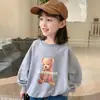 Moletom Infantil Novo 2025 Primavera e Outono Desenho Animado Versátil Moderno Estiloso Urso Fofo Solto Manga Longa Estampado