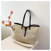 Bolsa Tote de Moda de Férias Estilo Ocidental de Palha Tecida Estilo Coreano Grande Capacidade Fivela de Cinto 2025 Primavera Novo Nicho Bolsa Tecida
