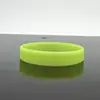 Pulseiras de Cor Sólida em Estoque, Pulseiras de Silicone Luminosas, Embossadas para Grupos Jovens e Estudantis, Pulseiras de Cor Sólida com Anéis de Luz