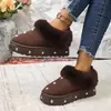 Otoño/Invierno 2026 Comercio Transfronterizo Europeo y Americano Tallas Grandes Nueva Moda Suela Gruesa Que Aumenta la Altura Forro Polar Cálido Botas de Nieve con Tachuelas