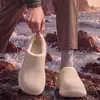 Pantuflas de algodón para deportes al aire libre de EVA para mujer, nuevo estilo otoño/invierno 2026, con forro polar añadido, engrosadas para abrigar, antideslizantes y con diseño de talón cerrado; también disponible para hombres