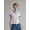 Camiseta de punto de manga corta con cuello en V, tacto frío de seda helada, color blanco para mujer, nuevo diseño de verano 2026 con colores contrastantes
