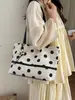 Bolsa de mano de lunares de gran capacidad transfronteriza, nuevo estilo coreano 2026, bolso casual versátil para el hombro, bolso de hombro fresco