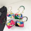 Bolsa feminina de mosaico arco-íris em cores contrastantes 2023 nova versátil fresca moda pequena quadrada com corrente transversal ombro bolsa moda