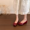 Brisa Vespertina Lazo Suave Zapatos Rojos Pequeños Mujer Primavera 2025 Nuevos Zapatos Franceses de Suela Suave Zapatos Planos de Abuela