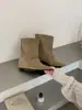 Altura Interna de 7CM Pessoa Baixa Bico Fino Botas Curtas Finas Botas Femininas 2026 Outono/Inverno Cor Café Botas Franzidas Maillard