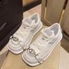 Zapatos de Diseño de Nicho para Mujer 2025 Nuevas Explosiones Primavera Zapatos Blancos Suela Gruesa Aumentado Moda Zapatos Casuales Tendencia