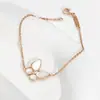 Pulsera de Mariposa de Nácar Blanco para Mujer, Oro Rosa, Lujo Ligero, Diseño Simple, Moda de Nicho, Pulsera de Amistad Versátil