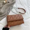 Nova bolsa pequena 2023 nova moderna estilo coreano moderna losango corrente bordado linha quadrada pequena bolsa mini bolsa de ombro transversal