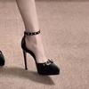 Zapatos de Tacón Alto de Plataforma Impermeable con Correa de Remaches para Chica Sexy 2025 Verano Nuevo Europeo y Americano Punta Afilada Sandalias de Tacón Alto